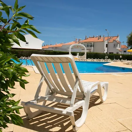 Central With Pool, Near The Beach