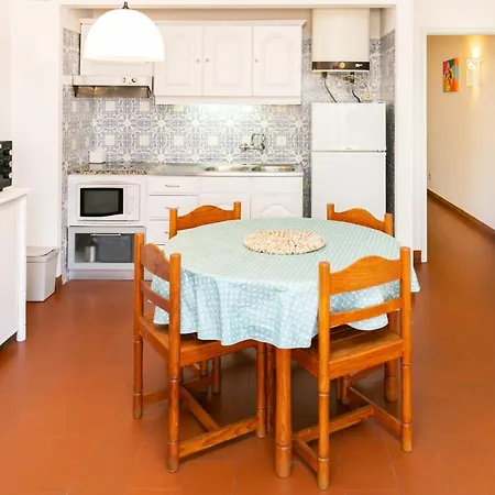 Central With Pool, Near The Beach شقة